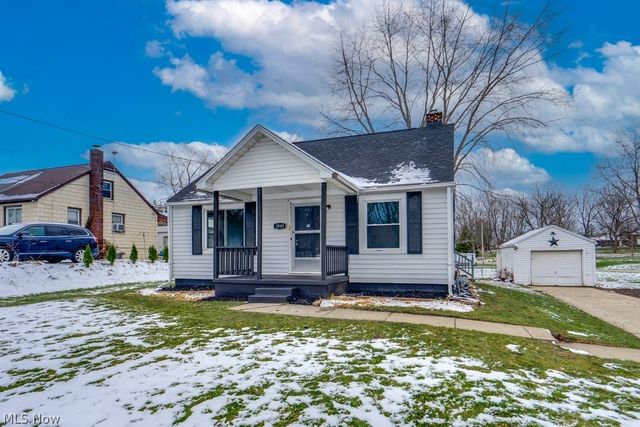 3949 Beck Avenue, Louisville, OH 44641