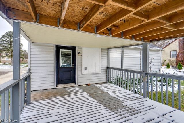 3949 Beck Avenue, Louisville, OH 44641