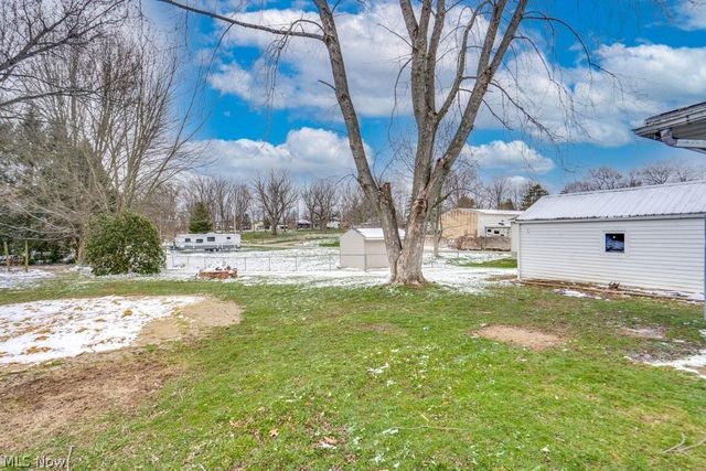 3949 Beck Avenue, Louisville, OH 44641