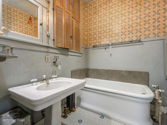 556 W Arlington Place 3, Chicago, IL 60614