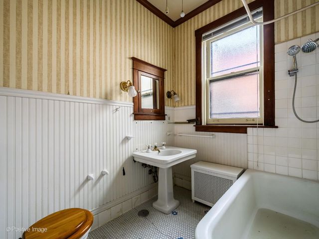 556 W Arlington Place 3, Chicago, IL 60614