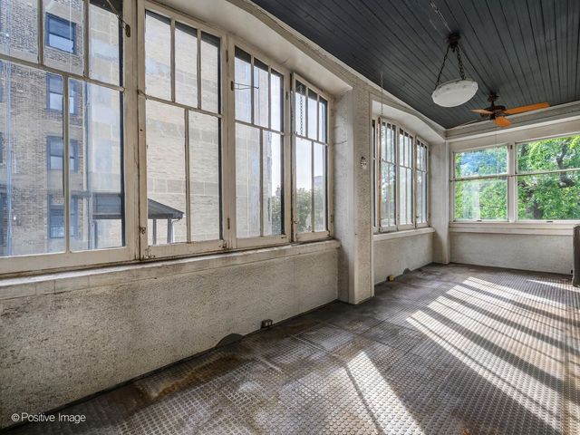 556 W Arlington Place 3, Chicago, IL 60614
