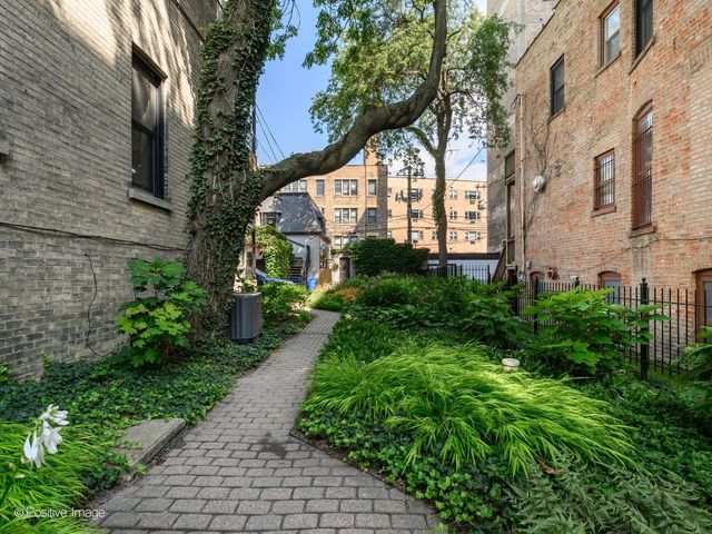 556 W Arlington Place 3, Chicago, IL 60614