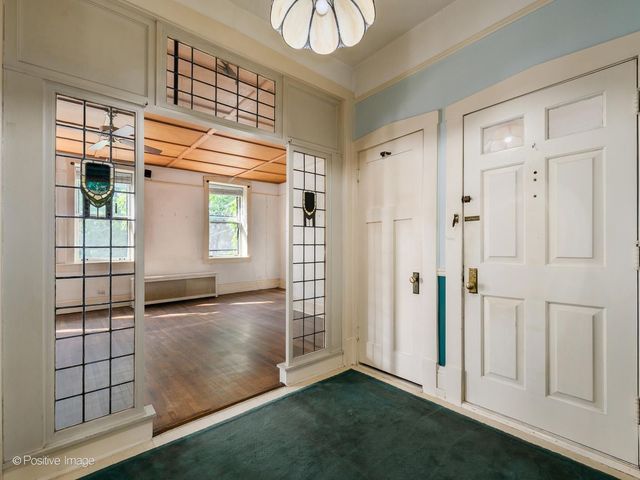 556 W Arlington Place 3, Chicago, IL 60614