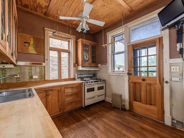 556 W Arlington Place 3, Chicago, IL 60614