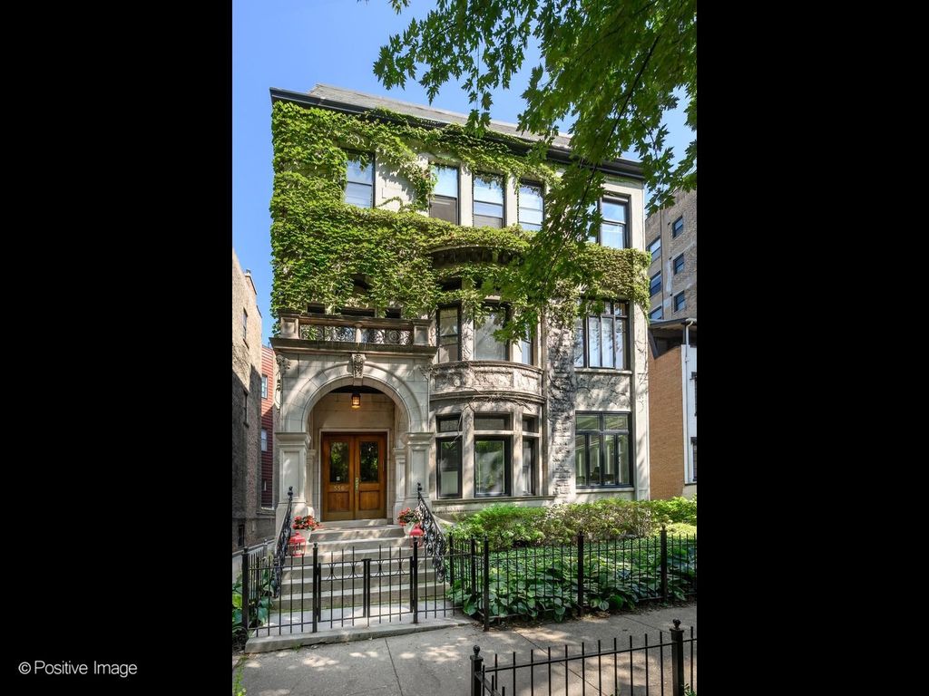 556 W Arlington Place 3, Chicago, IL 60614