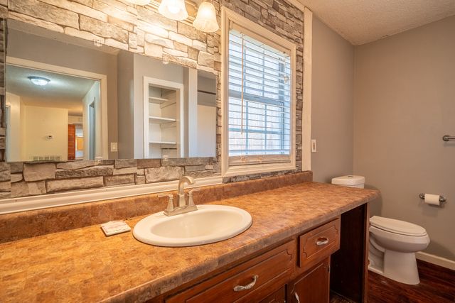 75 Buie Rd, Summertown, TN 38483