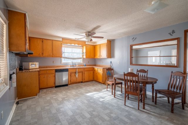 75 Buie Rd, Summertown, TN 38483