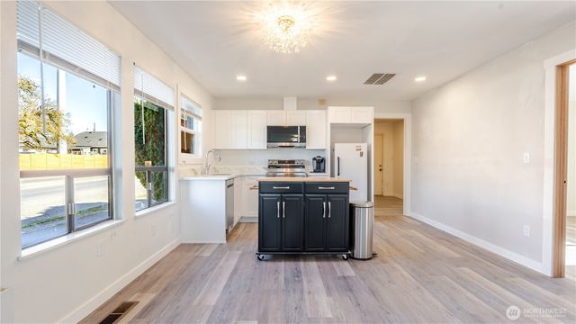 8401 S Park Avenue, Tacoma, WA 98444