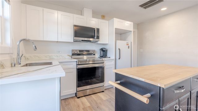 8401 S Park Avenue, Tacoma, WA 98444