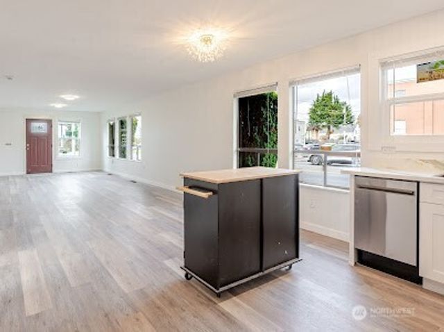 8401 S Park Avenue, Tacoma, WA 98444