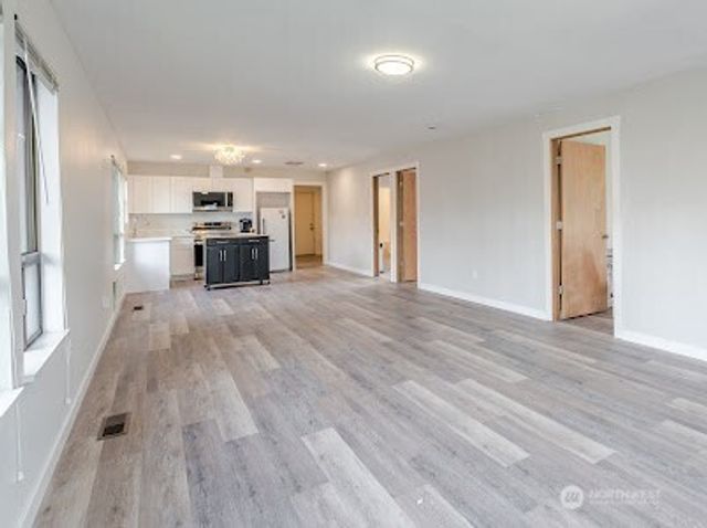 8401 S Park Avenue, Tacoma, WA 98444