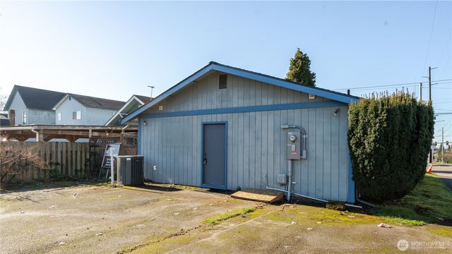 8401 S Park Avenue, Tacoma, WA 98444