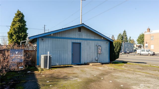 8401 S Park Avenue, Tacoma, WA 98444