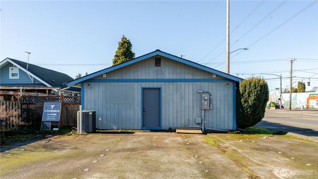 8401 S Park Avenue, Tacoma, WA 98444