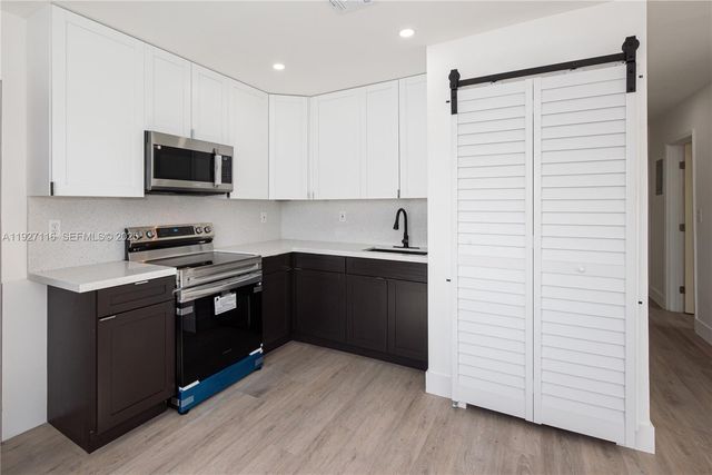 3017 NW 2nd St, Pompano Beach, FL 33069