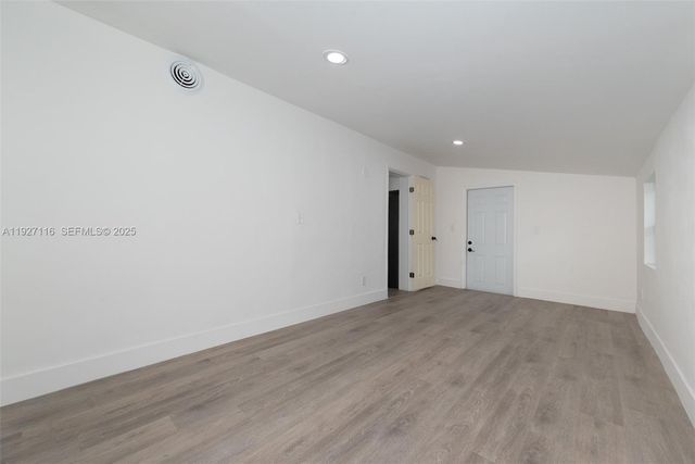 3017 NW 2nd St, Pompano Beach, FL 33069