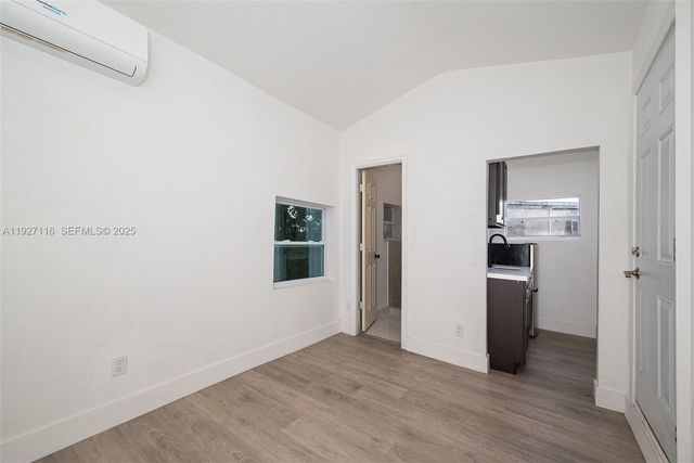 3017 NW 2nd St, Pompano Beach, FL 33069