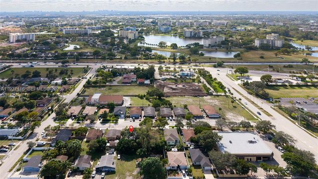 3017 NW 2nd St, Pompano Beach, FL 33069