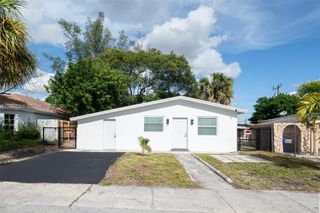3017 NW 2nd St, Pompano Beach, FL 33069