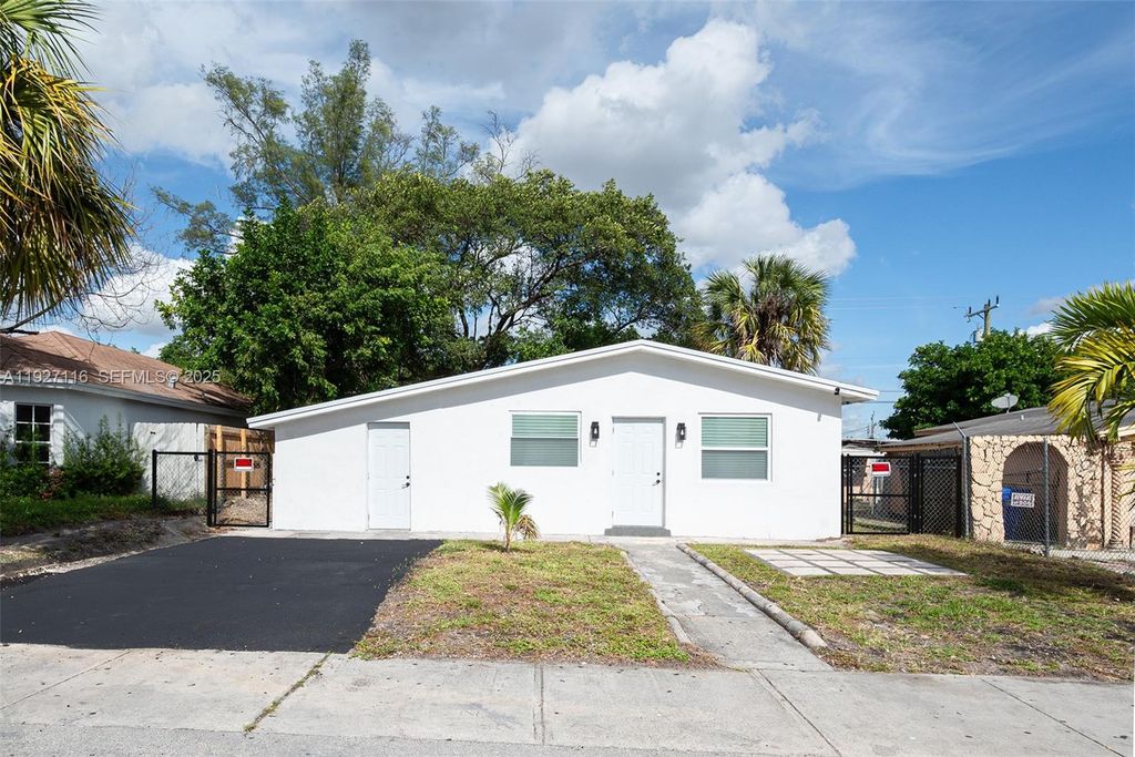 3017 NW 2nd St, Pompano Beach, FL 33069