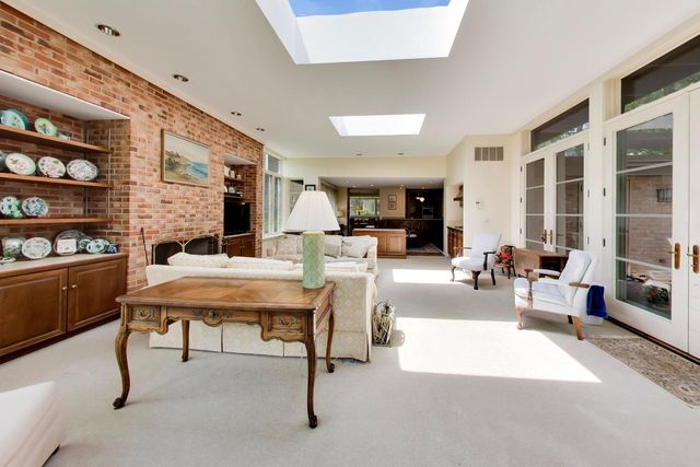 7059 N OLCOTT Avenue, Chicago, IL 60631