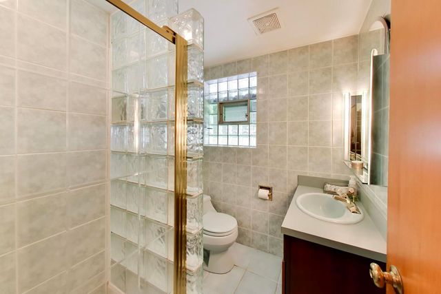 7059 N OLCOTT Avenue, Chicago, IL 60631
