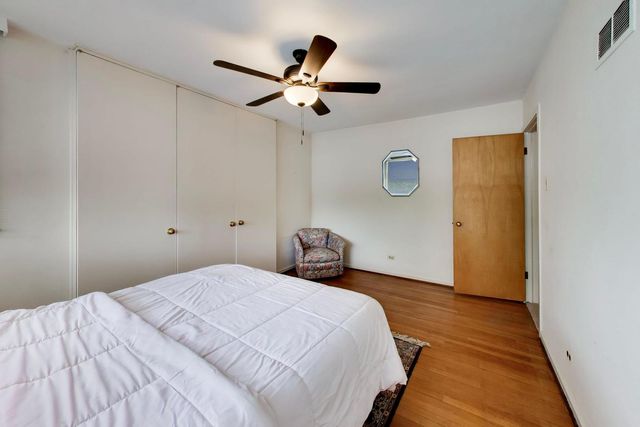 7059 N OLCOTT Avenue, Chicago, IL 60631