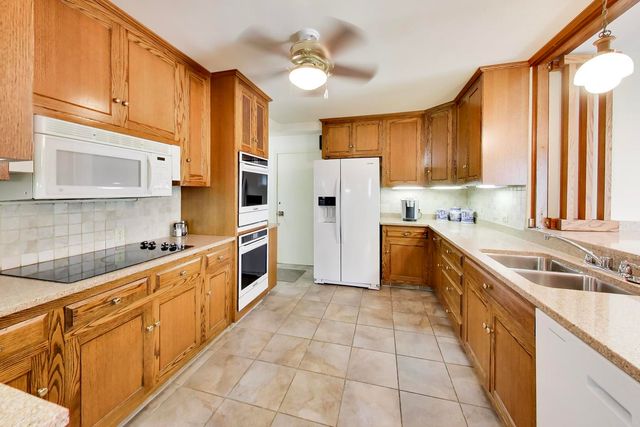 7059 N OLCOTT Avenue, Chicago, IL 60631