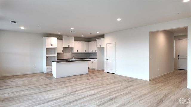 10905 Tatuk Way, Bakersfield, CA 93311