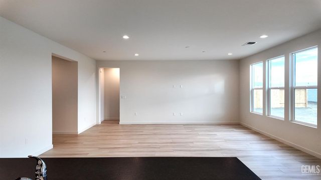 10905 Tatuk Way, Bakersfield, CA 93311