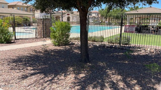 4717 E REDFIELD Road, Gilbert, AZ 85234
