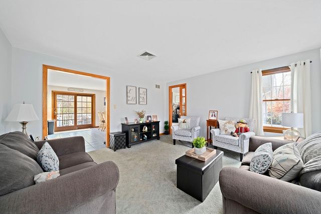 33 Tavern Way, Hanson, MA 02341