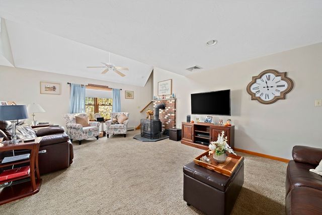 33 Tavern Way, Hanson, MA 02341