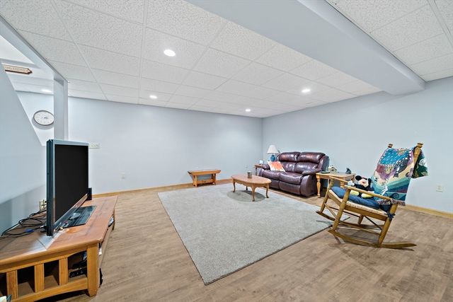 33 Tavern Way, Hanson, MA 02341