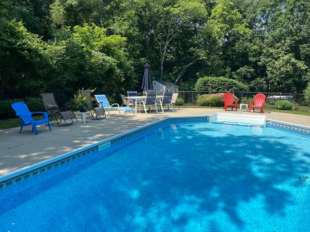 33 Tavern Way, Hanson, MA 02341