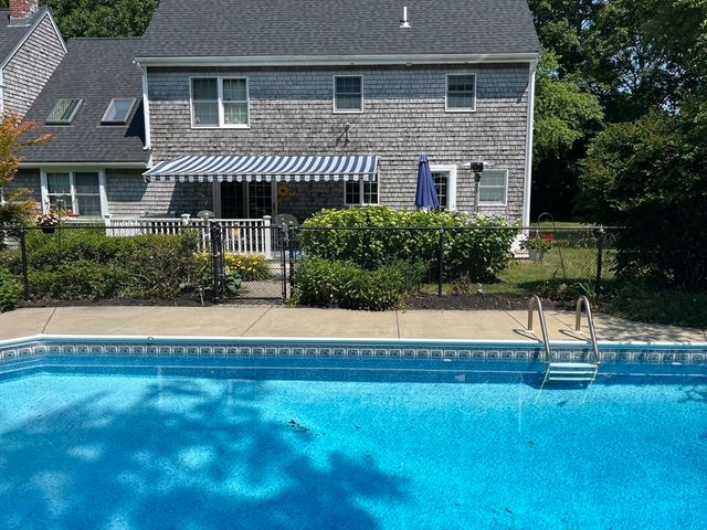 33 Tavern Way, Hanson, MA 02341