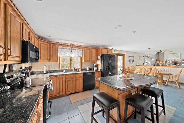 33 Tavern Way, Hanson, MA 02341