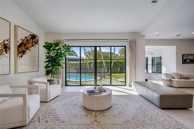 18326 SW 83rd Pl, Palmetto Bay, FL 33157