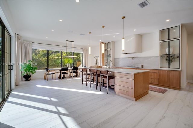 18326 SW 83rd Pl, Palmetto Bay, FL 33157