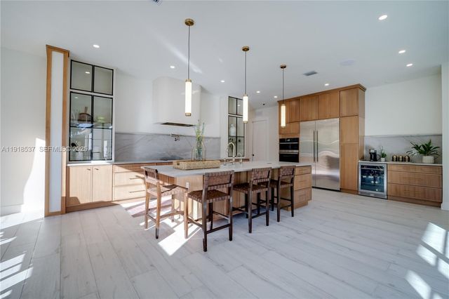 18326 SW 83rd Pl, Palmetto Bay, FL 33157