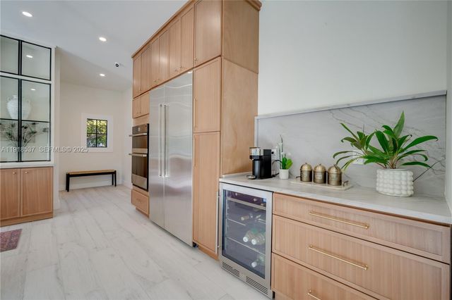 18326 SW 83rd Pl, Palmetto Bay, FL 33157