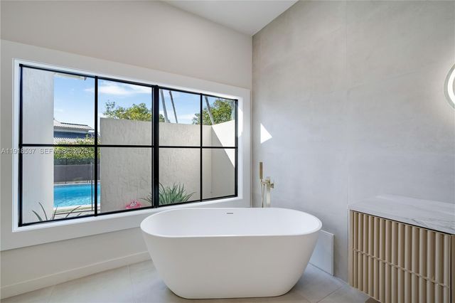 18326 SW 83rd Pl, Palmetto Bay, FL 33157