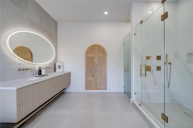 18326 SW 83rd Pl, Palmetto Bay, FL 33157