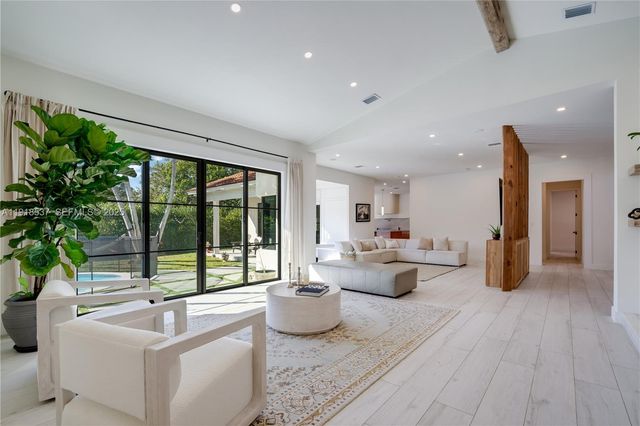 18326 SW 83rd Pl, Palmetto Bay, FL 33157