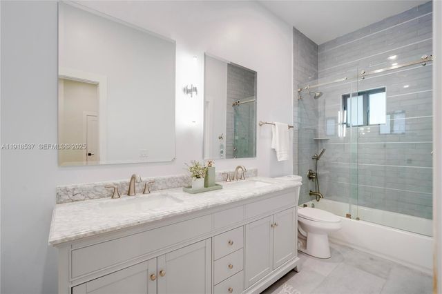 18326 SW 83rd Pl, Palmetto Bay, FL 33157