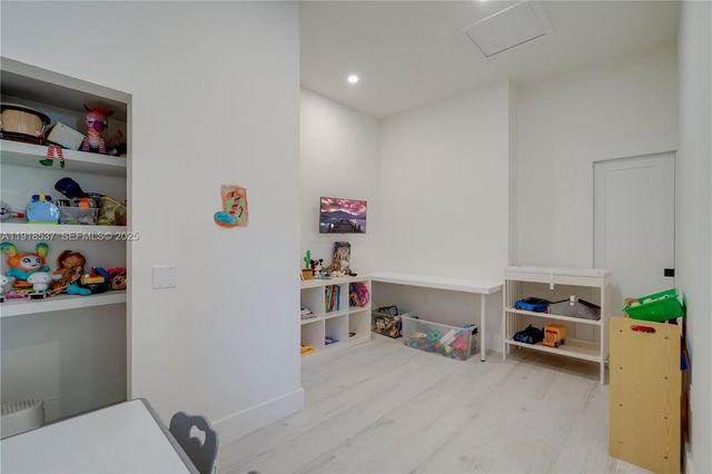 18326 SW 83rd Pl, Palmetto Bay, FL 33157