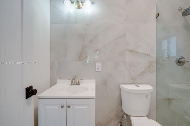 18326 SW 83rd Pl, Palmetto Bay, FL 33157