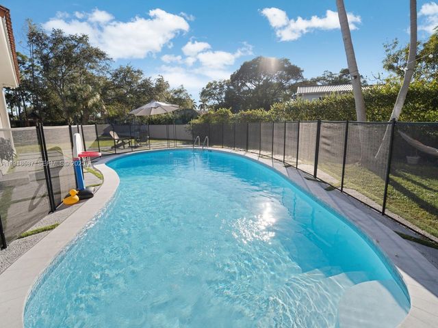 18326 SW 83rd Pl, Palmetto Bay, FL 33157