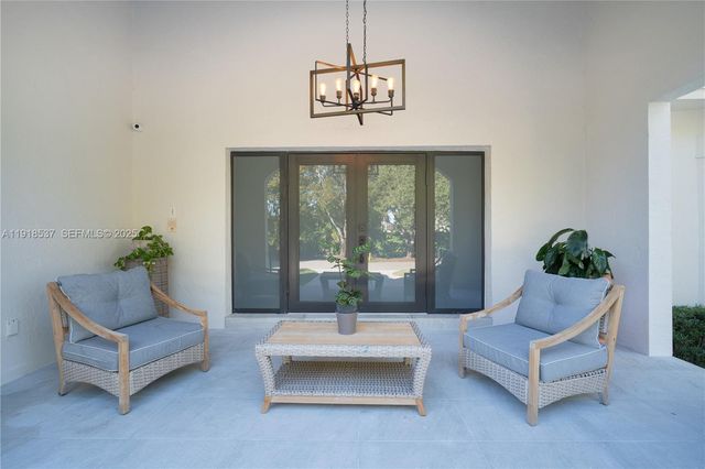 18326 SW 83rd Pl, Palmetto Bay, FL 33157